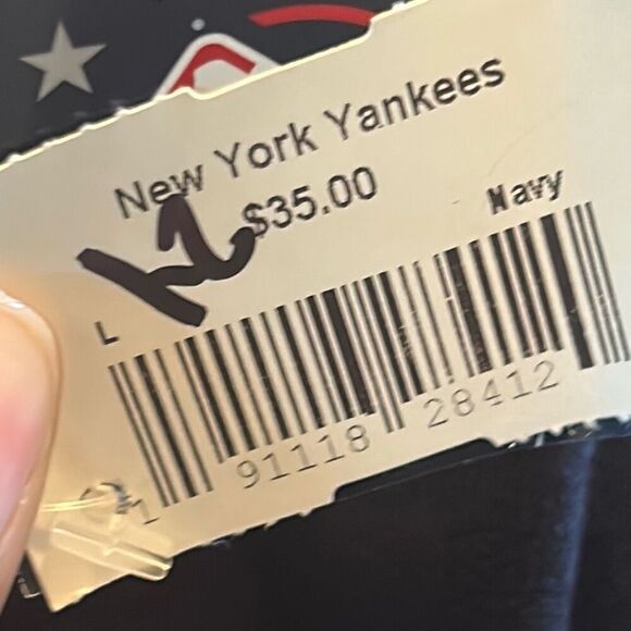 New York Yankees Women’s Size L Logo Tee Shirt Navy Blue Official MLB Merch NWT - Picture 7 of 10